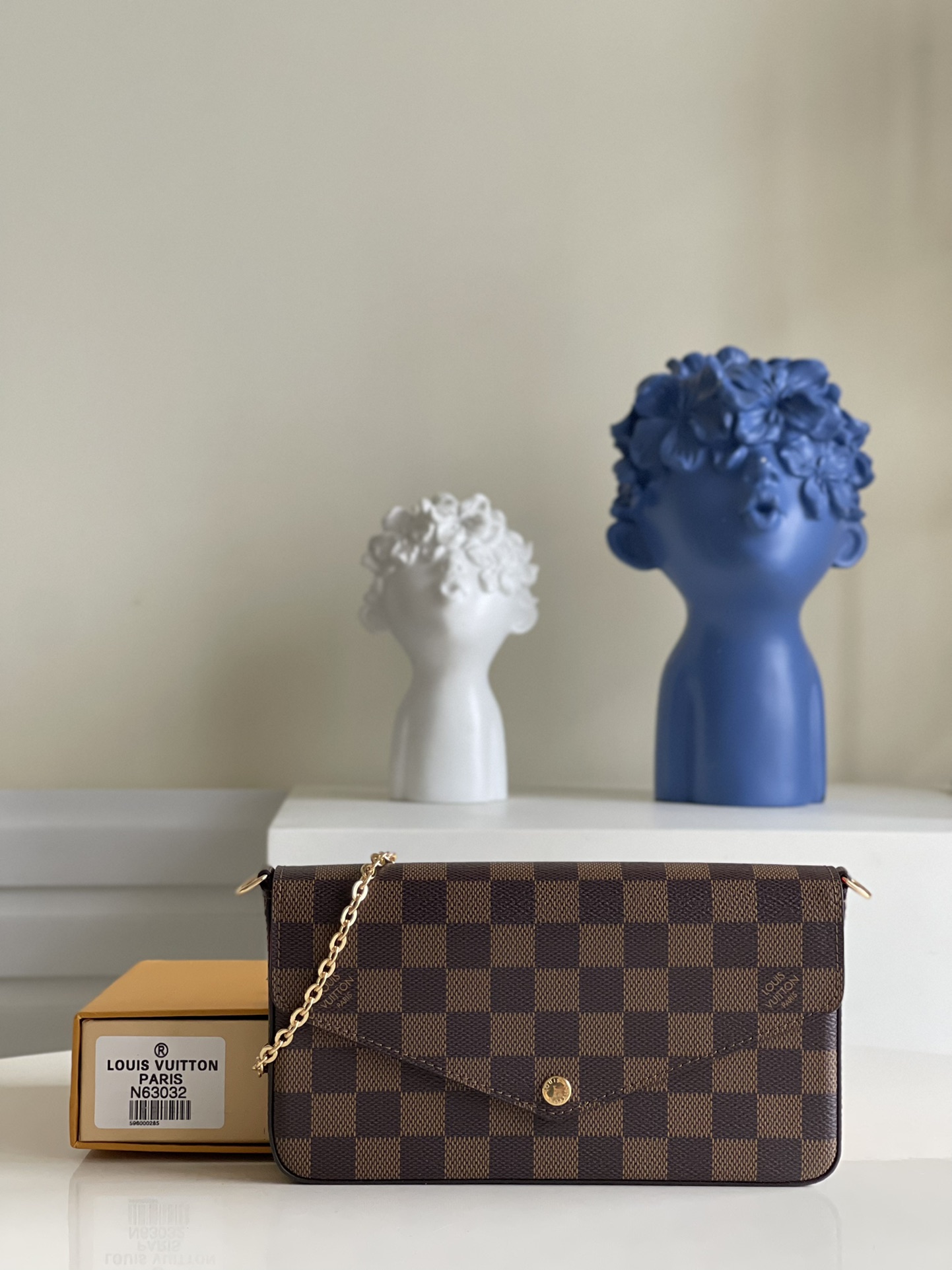 NO:397827,【Exclusive real photo M63032】M61276 Pochette Félicie chain bag is elegant and compact, with two removable pockets, making it a fashionable choice for carrying and organizing your daily necessities. Size 21 x 12 x 3 cm Y.,LV [original leather],louis vuitton19860909【独家实拍M63032】M61276 Pochette Félicie 链条包优雅小巧,内含两个可脱卸口袋,是携带整理您的日常用品的时尚之选.尺寸21 x 12 x 3 厘米 Y.,LV【原厂皮】,louis vuitton,Bag