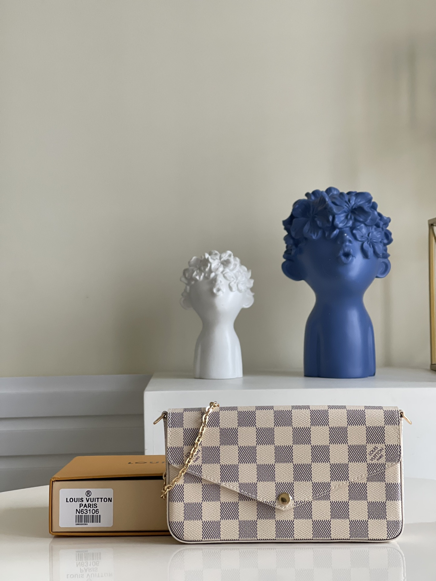 NO:397829,【Exclusive real photo M63106】M61276 Pochette Félicie chain bag is elegant and compact, with two removable pockets, making it a fashionable choice for carrying and organizing your daily necessities. Size 21 x 12 x 3 cm Y.,LV [original leather],louis vuitton19860909【独家实拍M63106】M61276 Pochette Félicie 链条包优雅小巧,内含两个可脱卸口袋,是携带整理您的日常用品的时尚之选.尺寸21 x 12 x 3 厘米 Y.,LV【原厂皮】,louis vuitton,Bag