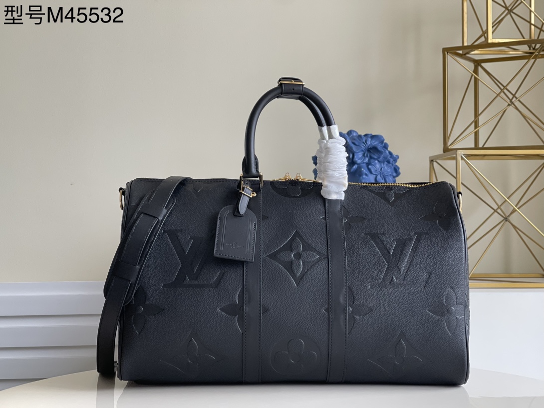 NO:397833,[Exclusive real photo M45532] This Keepall BANDOULIRE 45 travel bag is soft Monogram Empreinte Giant leather with metal parts. Its oversized Monogram embossed implicitly conveys an elegant atmosphere, and the zippered inner bag adds functional details. Detailed features 45 x 27 x 20 cm E. 1000 [Warm reminder that this travel bag is too big and does not match the packaging!  】,LV【Original Skin】,louis vuitton19860909【独家实拍M45532】本款 Keepall BANDOULIRE 45 旅行袋为柔软 Monogram Empreinte Giant 皮革搭配金属件,其超大 Monogram 压纹含蓄传递典雅气息,拉链内袋再添功能细节. 详细特征45 x 27 x 20 厘米 E. 1000【温馨提示此款旅行袋太大,不配包装！】,LV【原厂皮】,louis vuitton,Bag