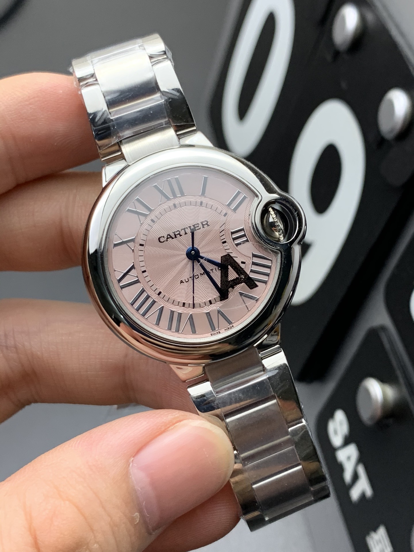 Cartier V6 33机械粉气球