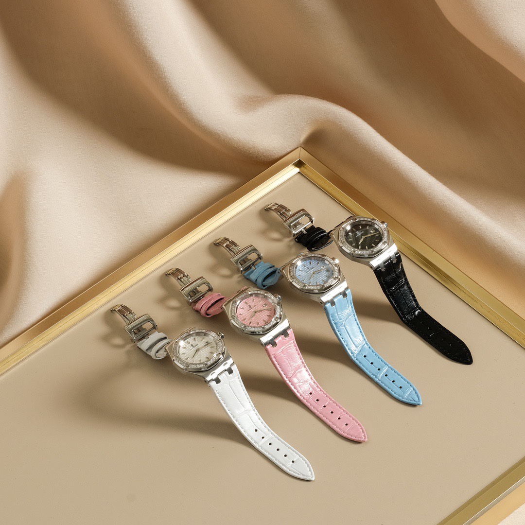 Luxury Royal Oak Stone Wristwatch: Elegant Design with Diamond Accents.