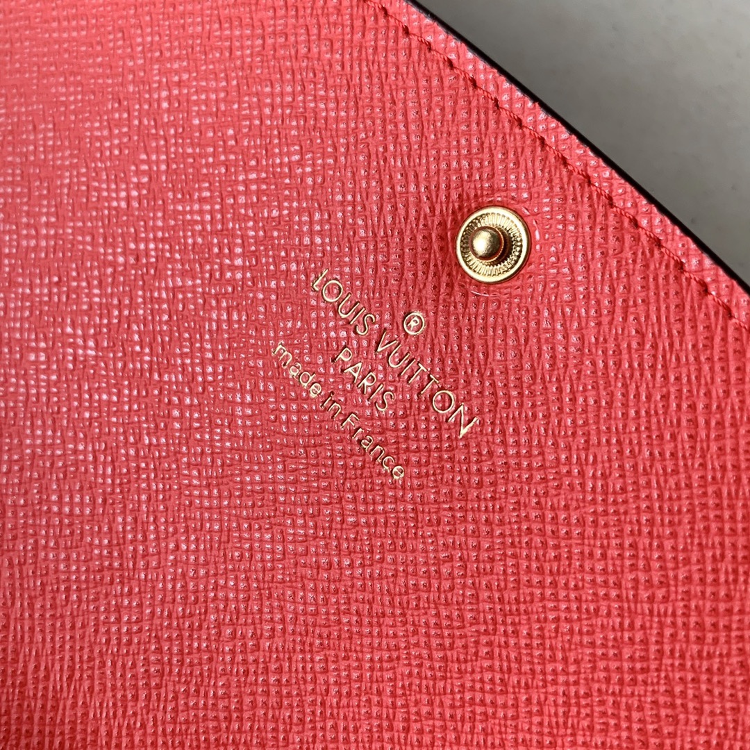 M60697大红！功能实用且设计华美的Emilie钱夹采用柔软的Monogram帆布制成衬以颜色鲜艳的内