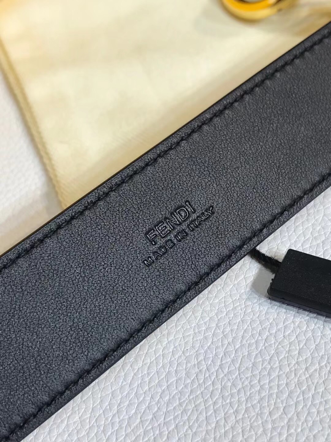 Fendi 五金做工精细 线条流畅 表面光滑 𝐙𝐏电镀工艺 香港通关【𝐇𝐀𝐀𝐒】 进口皮料