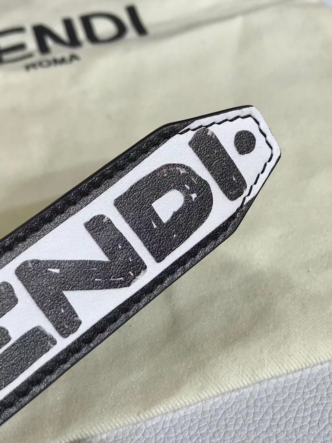 Fendi 五金做工精细 线条流畅 表面光滑 𝐙𝐏电镀工艺 香港通关【𝐇𝐀𝐀𝐒】 进口皮料