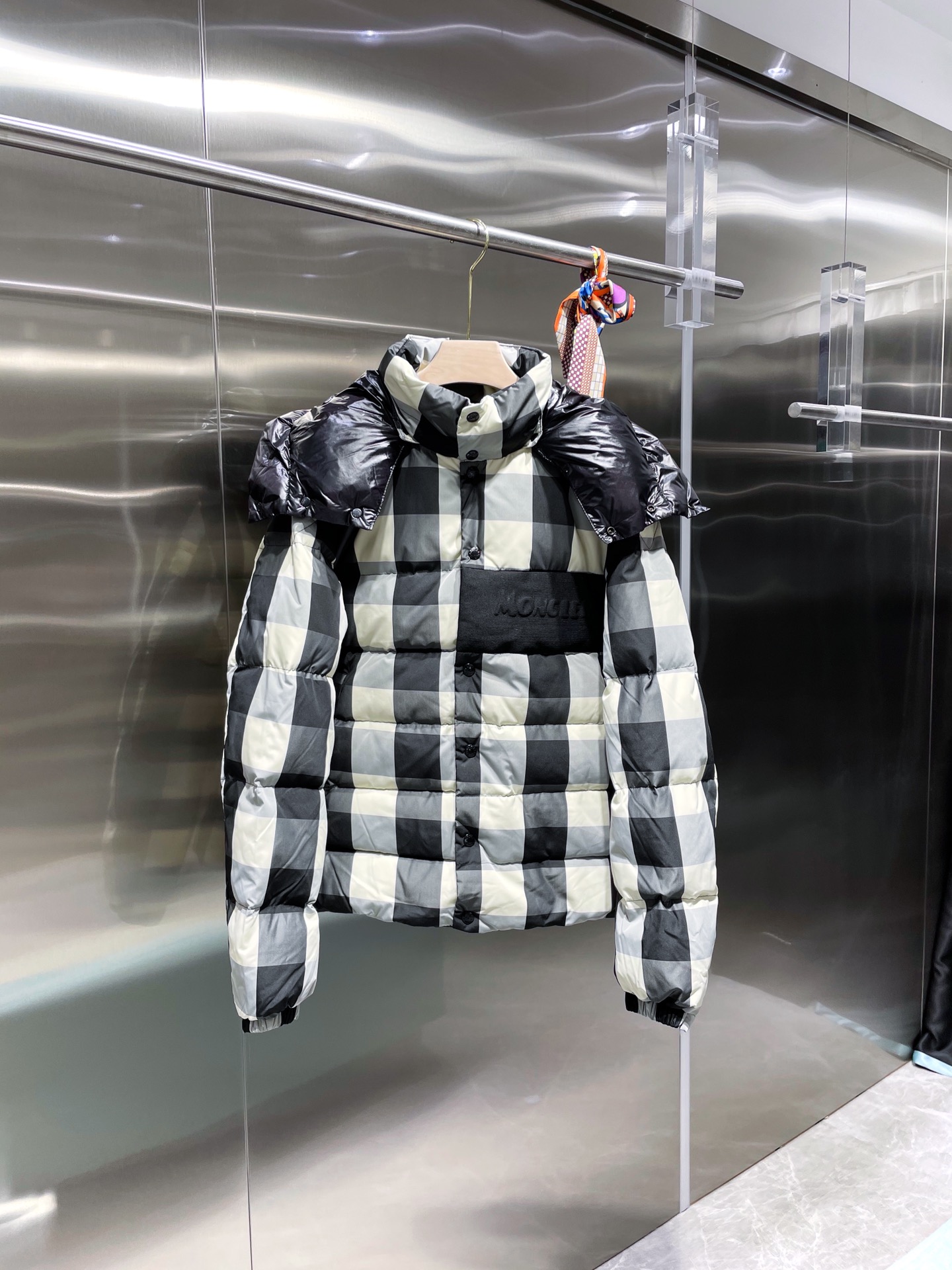 Meilleure réplique de luxe
 Moncler Vêtements Manteaux & Blousons Veste En Duvet Noir Blanc Cadre en bois à carreaux Unisexe Damier Azur Nylon Duvet canard blanc Collection automne – hiver Fashion Top capuche