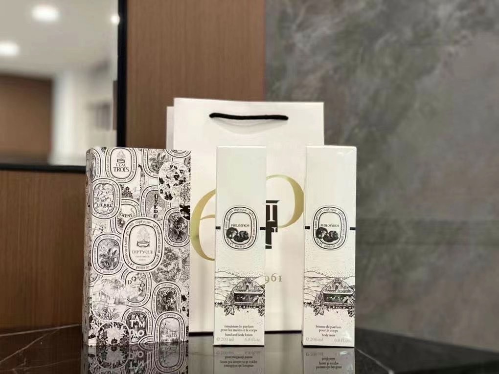 75. Spray corporal Diptyque 200ml 🔜 Calidad 1:1❗️ 2 aromas: Do Son#, Rosa#.