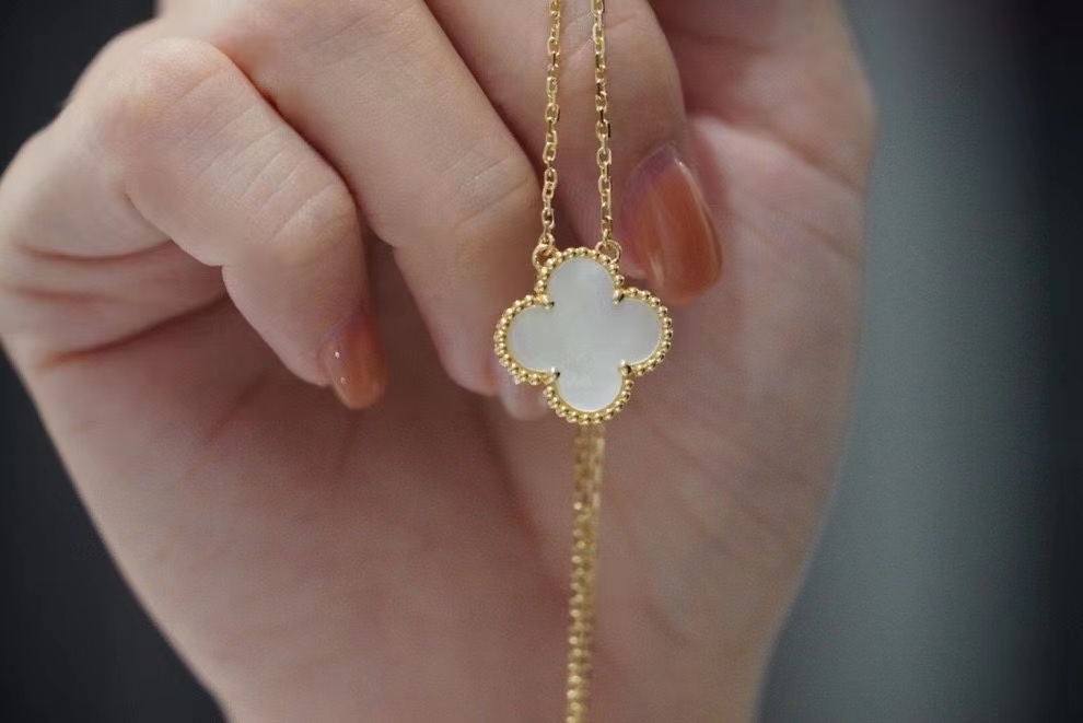 NO:102345,Fanjia four-leaf clover medium necklace hot color lucky girl come on, Vca bracelet, necklace, bracelet19860909梵家四叶草中号项链 爆款色 幸运女孩来吧,Vca手链,necklace,bracelet,Jewelry