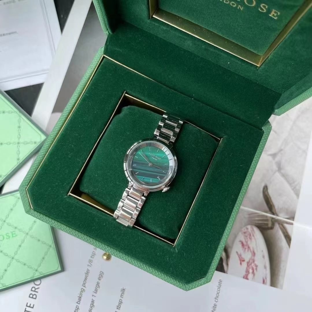 Trendy Green Watches: Laura’s Lola Rose Swiss Quartz Collection Highlighted. - 图片 5