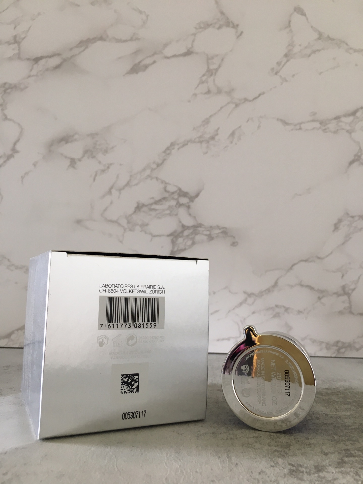 La Prairie Skin Caviar Luxe Eye Cream - Reduce Wrinkles & Dark Circles 7 i1633841585 8589 5