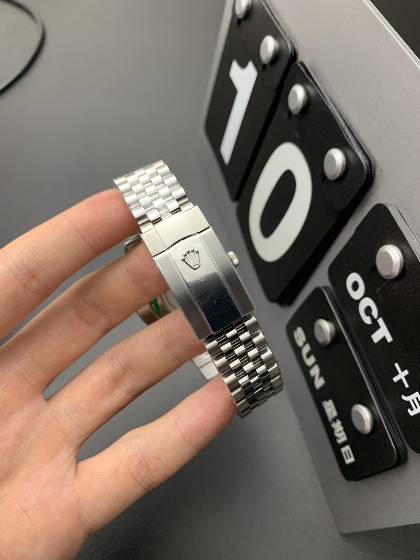 Rolex C 新品灰日志