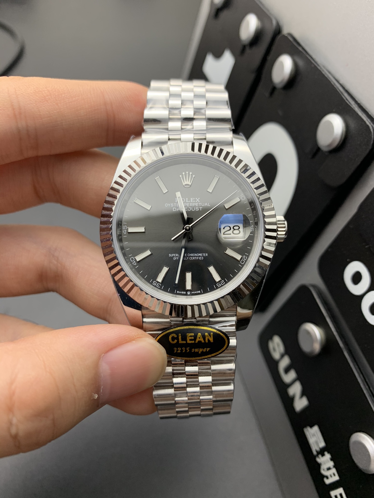 Rolex C 新品灰日志