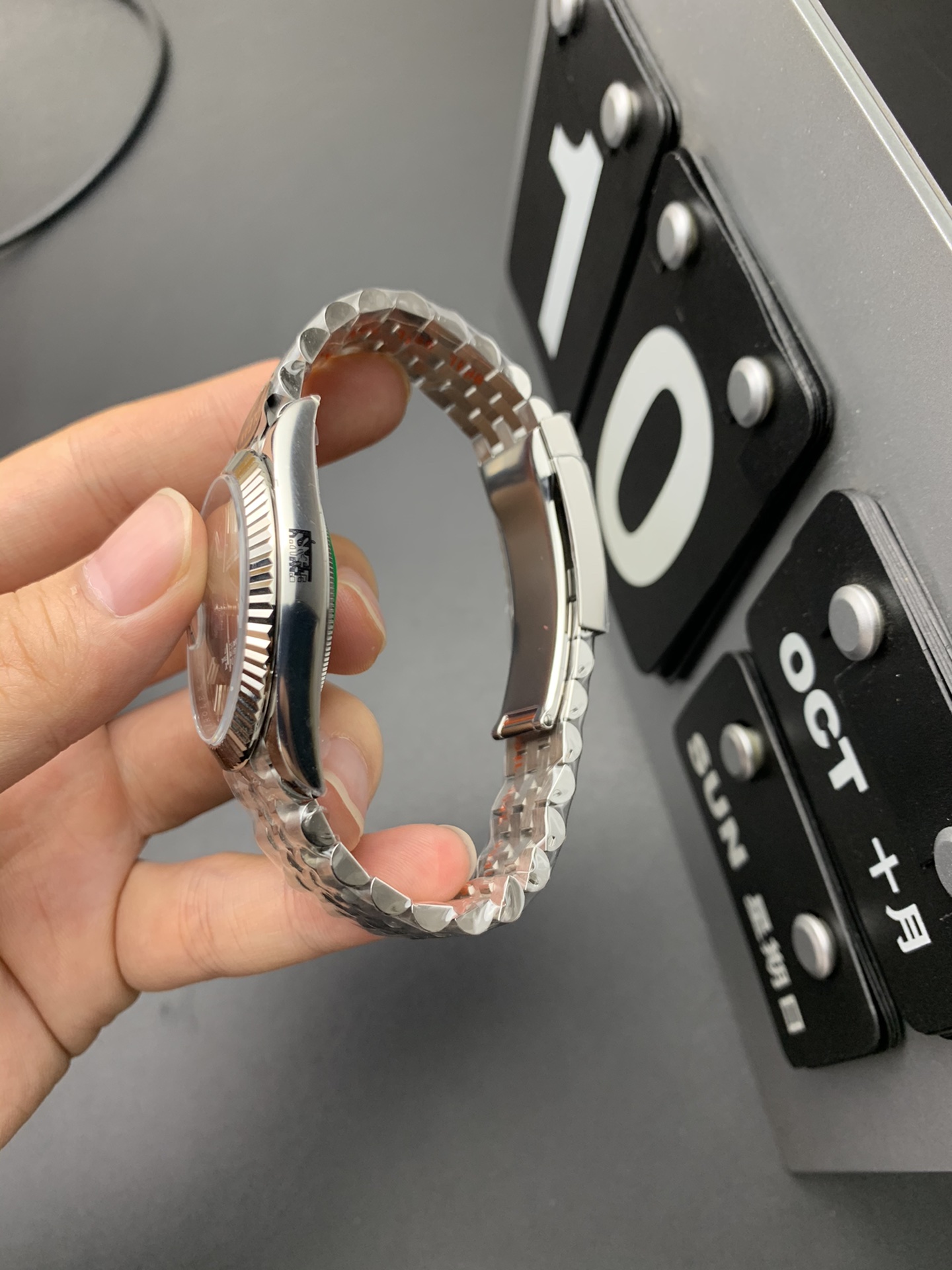 Rolex C 新品灰日志