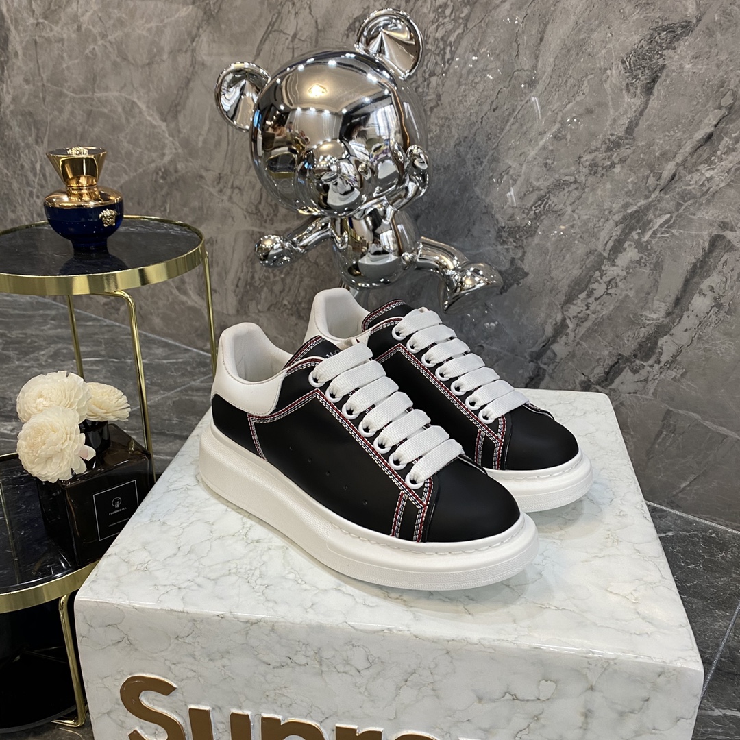 NO:695219,McQueen's latest original development top version this year - multi-color couple models are on sale at the same time!  !  The new ALEXANDERMCQUEEN classic on the market's exclusive official website. If you don't have the confidence to improve the quality, there is really no need to put it on the table. HK repeatedly buys the original version from the counter. Various PKs are welcome. (Anyone with the original version at the stall is welcome) The thick sole perfectly heightens and elongates the visual effect. The most perfect proportion of the shoe body is this last type. The rear logo font is a small font with hot stamping and embossing.  Foot logo genuine leather with air-pressed colorless process. We will always update the color according to the counter. Upper: genuine customized environmentally friendly full-grain cowhide. Sports breathable mesh lining. Exclusive molded TPU rubber injection molded layered outsole for the sole.  Women's size: 34-40M (women's size 34, 40 is custom-made and non-refundable). Men's size: 38-44 (men's size 38M is custom-made and non-returnable), casual shoes/sports shoes, alexander mcqueen, sneakers, cowhide19860909麦昆今年最新原版开发顶级版本———多色情侣款同时发售！！ 市场独家官网上新ALEXANDERMCQUEEN 小白鞋的经典著作,做这种经典灭世款,如果没信心把品质做狠, 还真没必要摆上台面. HK反复 不断从专柜原版购入 各种爆拆.  各种开摸欢迎各种PK,.（档口有原版欢迎任何） 厚底完美增高拉长视觉效果 鞋身最完美比例就是这个楦型 后尾logo字体是小字烫金压印 垫 脚logo真皮空压无色工艺 颜色方面我们一直会跟着专柜不断更新 鞋面: 正品定制环保全粒面牛皮 内里运动透气网布里 鞋底独家开模TPU橡胶注塑成型分层大底 女款码数:34－40M(女码.34,40订做不退换).男款码数:38－44（男码38M订做不退换）,休闲鞋/运动鞋,alexander mcqueen,sneakers,cowhide,Women's Shoes