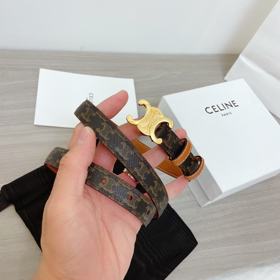 🉐️ CELINE 这款皮带雅致而柔美，可为各类着装增添一丝精致休闲的气息。窄款皮带由品牌标志图案的牛皮