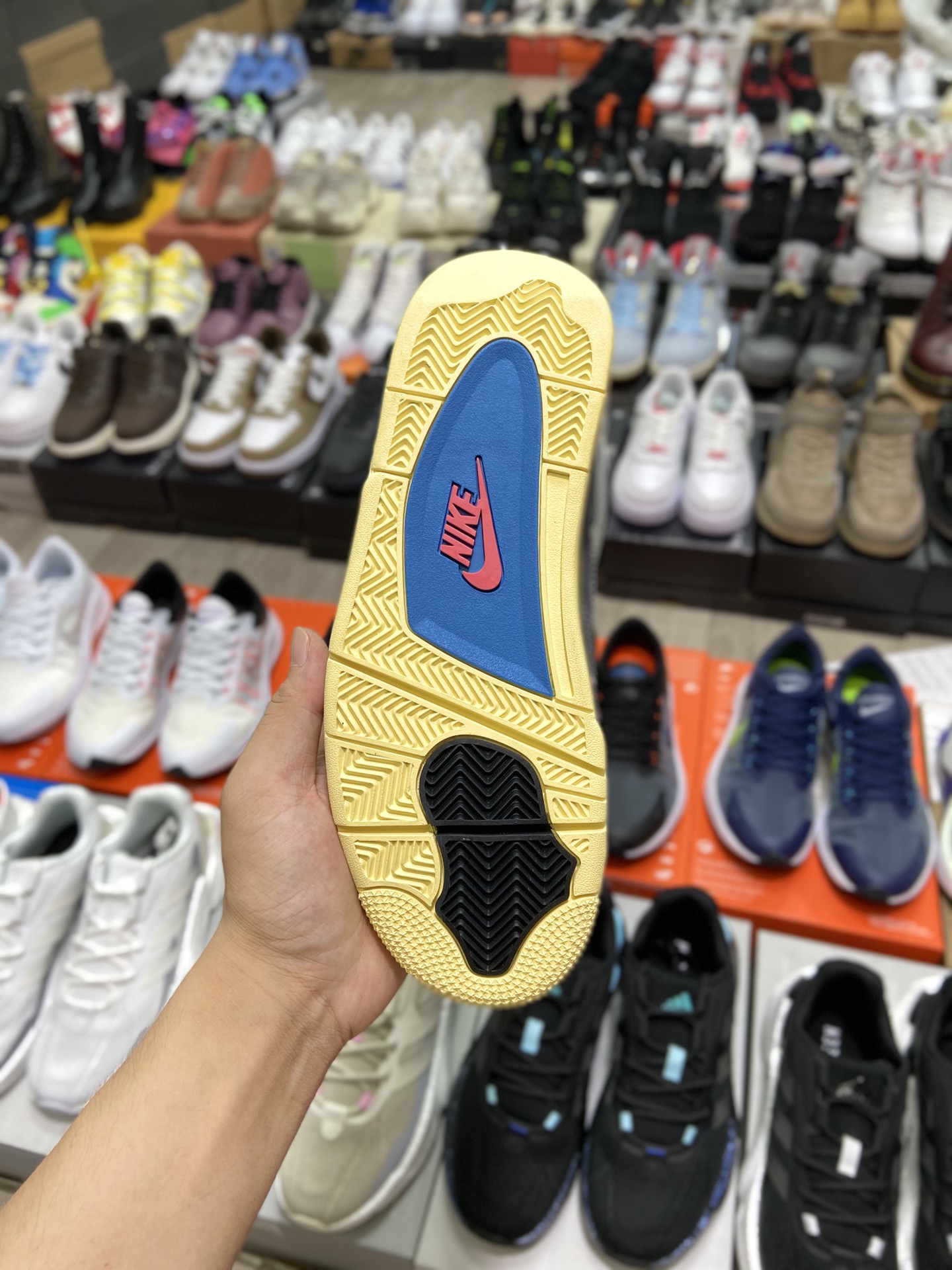 480高版本调价 乔丹Air Jordan 4 Retro OG ’’Off Noir’’ 联名骑士黑蓝 DC9533-001-莆田鞋,莆田鞋货源,高仿鞋,高仿鞋货源,安福档口,莆田高仿鞋,莆田鞋批发,高仿鞋批发,莆田高仿运动鞋,高仿运动鞋,莆田运动鞋 480高版本调价 乔丹Air Jordan 4 Retro OG ’’Off Noir’’ 联名骑士黑蓝 DC9533-001