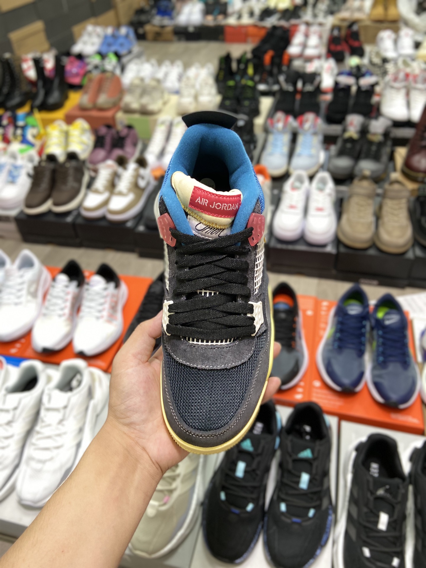 480高版本调价 乔丹Air Jordan 4 Retro OG ’’Off Noir’’ 联名骑士黑蓝 DC9533-001-莆田鞋,莆田鞋货源,高仿鞋,高仿鞋货源,安福档口,莆田高仿鞋,莆田鞋批发,高仿鞋批发,莆田高仿运动鞋,高仿运动鞋,莆田运动鞋 480高版本调价 乔丹Air Jordan 4 Retro OG ’’Off Noir’’ 联名骑士黑蓝 DC9533-001