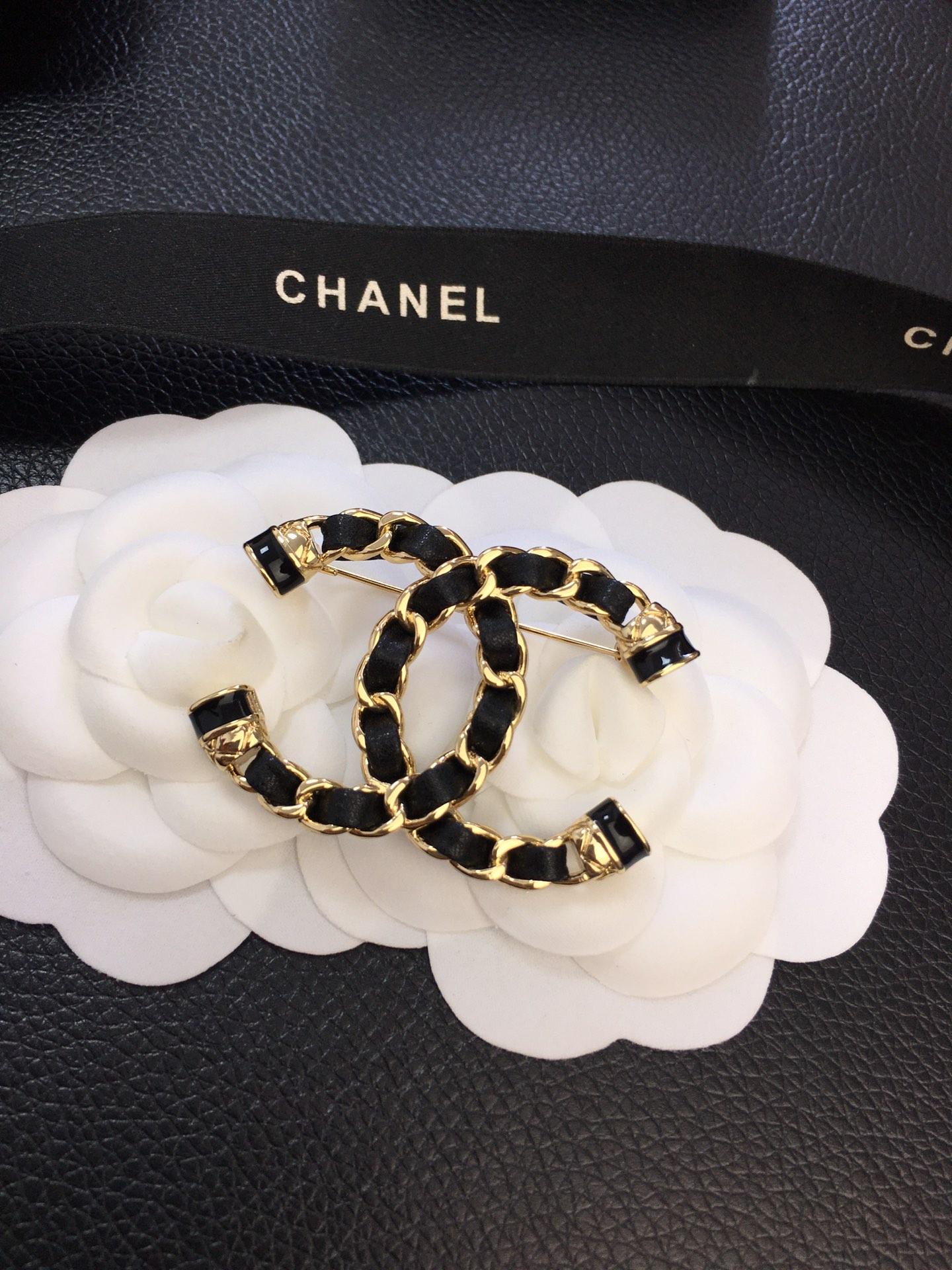 Chanel - Brooch - JR9C756C274580