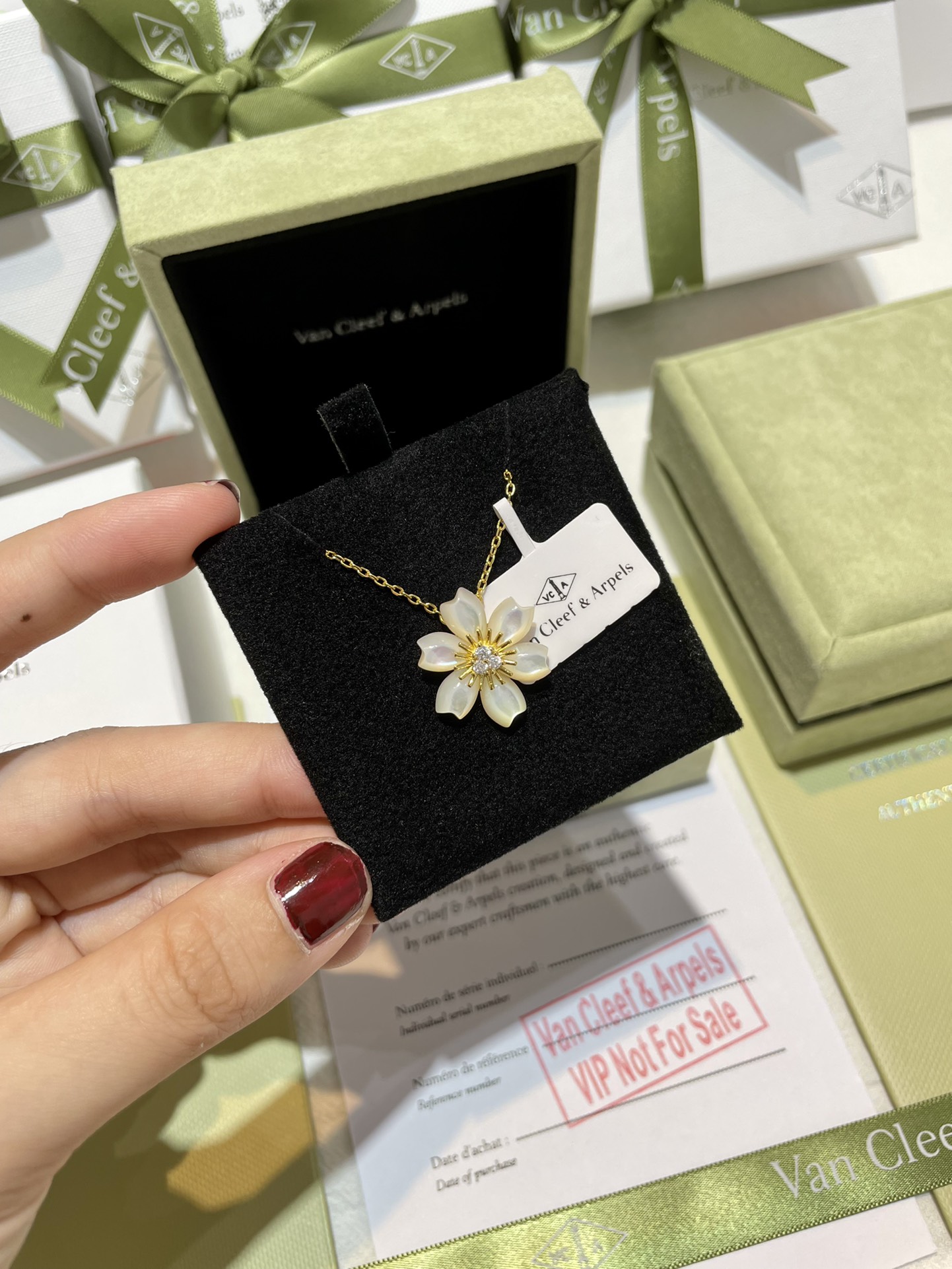 Van Cleef & Arpels 𝐕𝐜𝐚积分兑换会员礼