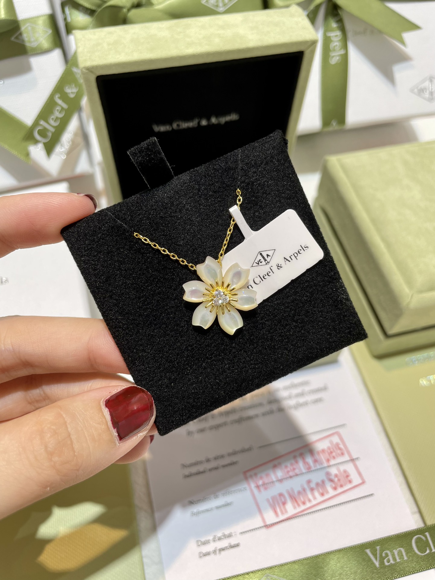 Van Cleef & Arpels 𝐕𝐜𝐚积分兑换会员礼