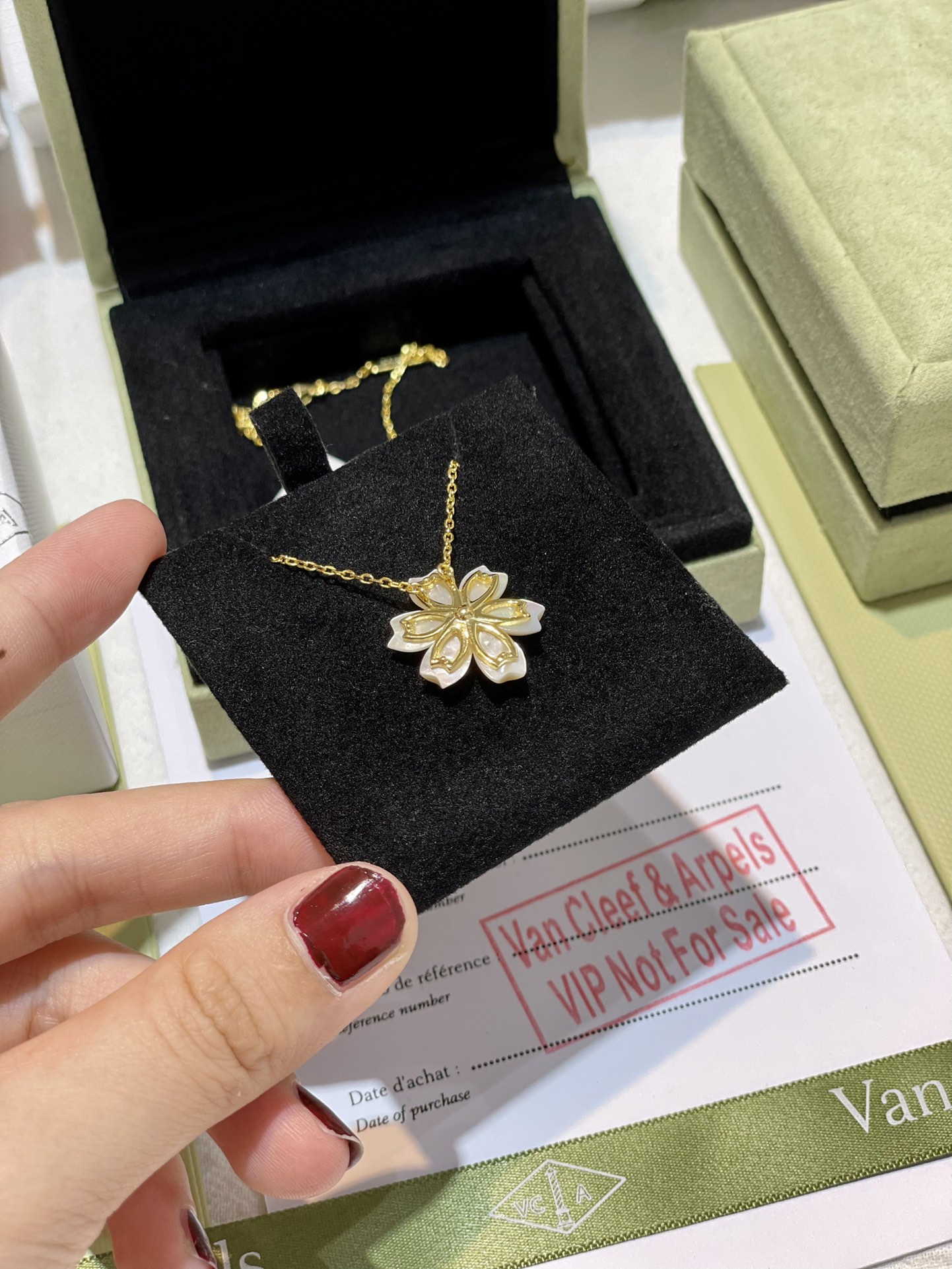 Van Cleef & Arpels 𝐕𝐜𝐚积分兑换会员礼