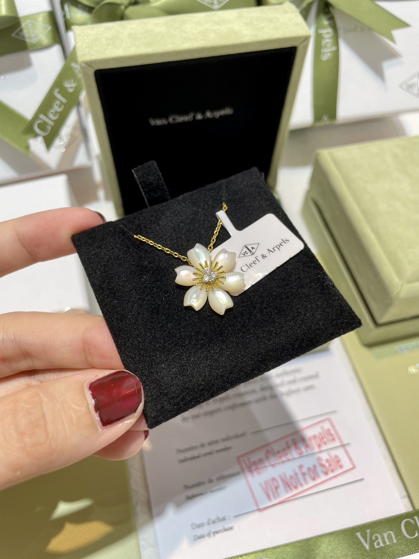 Van Cleef & Arpels 𝐕𝐜𝐚积分兑换会员礼