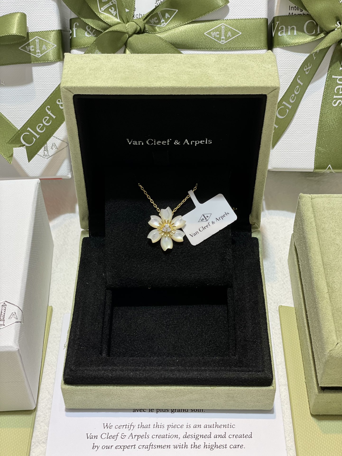 Van Cleef & Arpels 𝐕𝐜𝐚积分兑换会员礼