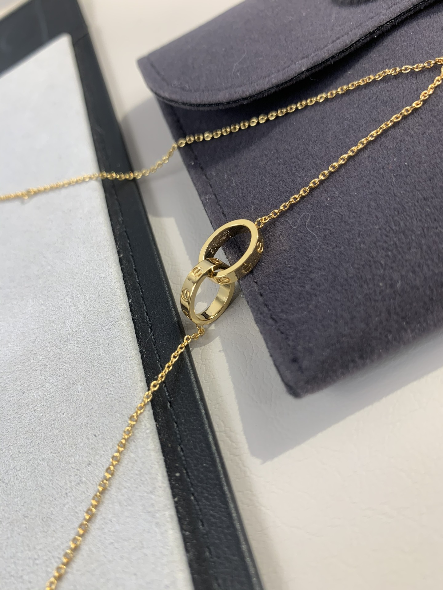 【精工版本】卡地亚无钻双环项链～love双环项链😍经典的卡地亚Love千锤不朽
简约大气的螺帽设计，整个