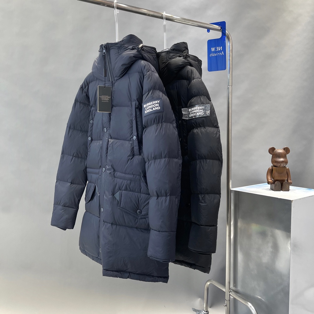 High-quality Burberry mid-length winter coat in navy/black, sizes M-3XL. Genuine craft, premium down filling, excellent warmth & value. Satisfaction guaranteed.-Big cat