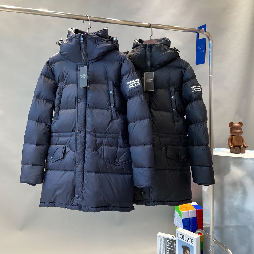 High-quality Burberry mid-length winter coat in navy/black, sizes M-3XL. Genuine craft, premium down filling, excellent warmth & value. Satisfaction guaranteed.-Big cat