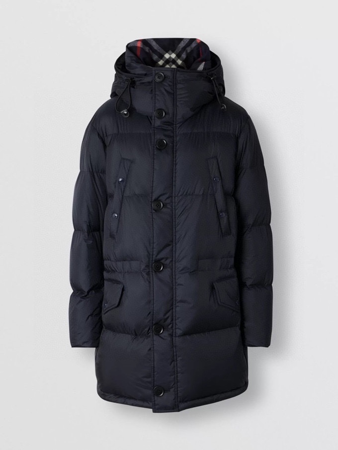 High-quality Burberry mid-length down jacket in navy/black, sizes M-3XL. Genuine materials, 90% down fill for warmth. Excellent value.-Big cat