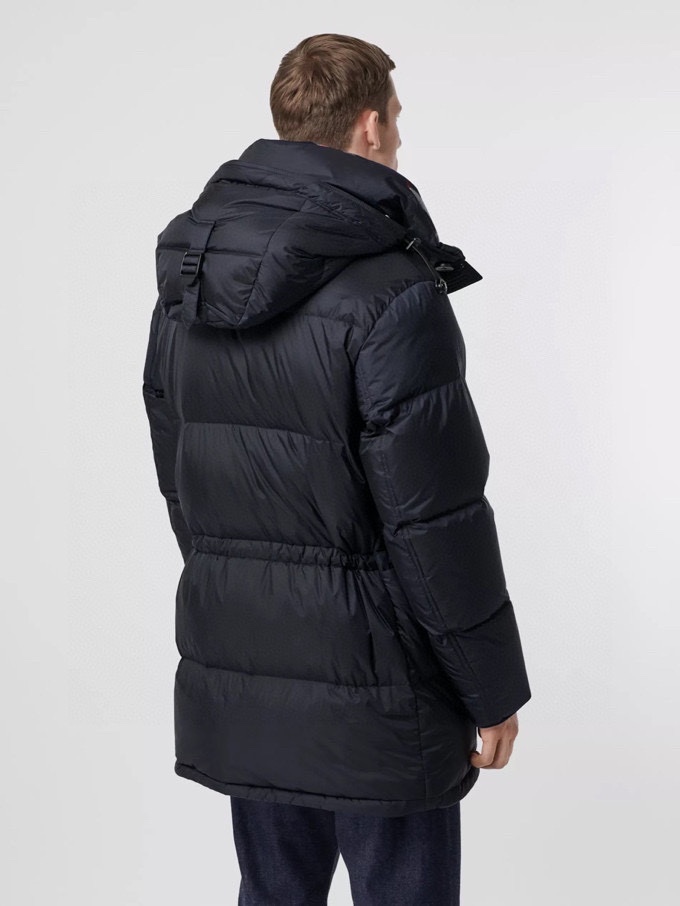 High-quality Burberry mid-length down jacket in navy/black, sizes M-3XL. Genuine materials, 90% down fill for warmth. Excellent value.-Big cat