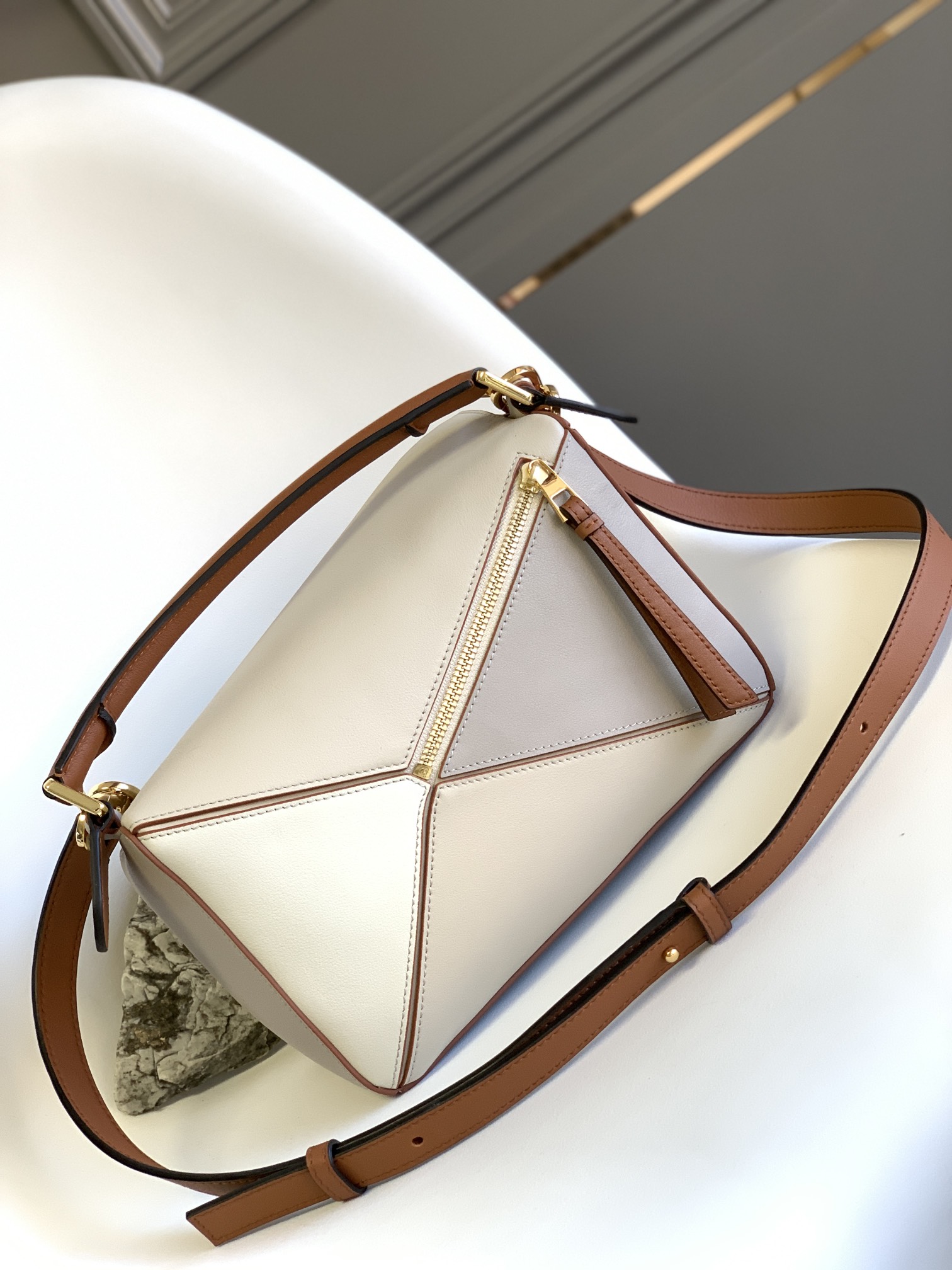 L⊚℮w℮🌟 🔥爆款Puzzle small(小号24CM）出货🎉小号几何包 以小牛皮镶嵌工制成[玫瑰]