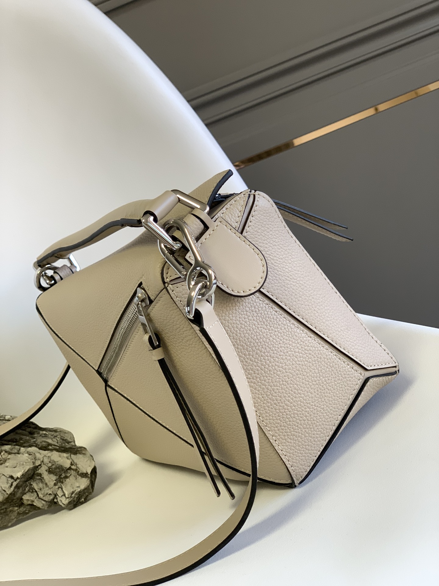 Loewe Puzzle Small Bag: Stylish Leather Handbag with Adjustable Strap 2 i1633966214 6793 1