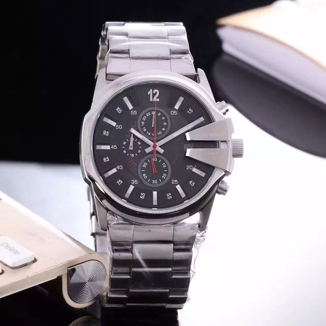 Gentleman’s Spectrum: 44mm Japanese Quartz Watch with Reinforced Glass Mirror - 图片 2