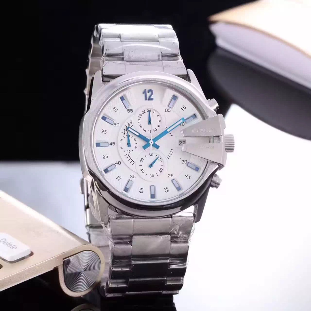 Gentleman’s Spectrum: 44mm Japanese Quartz Watch with Reinforced Glass Mirror - 图片 3