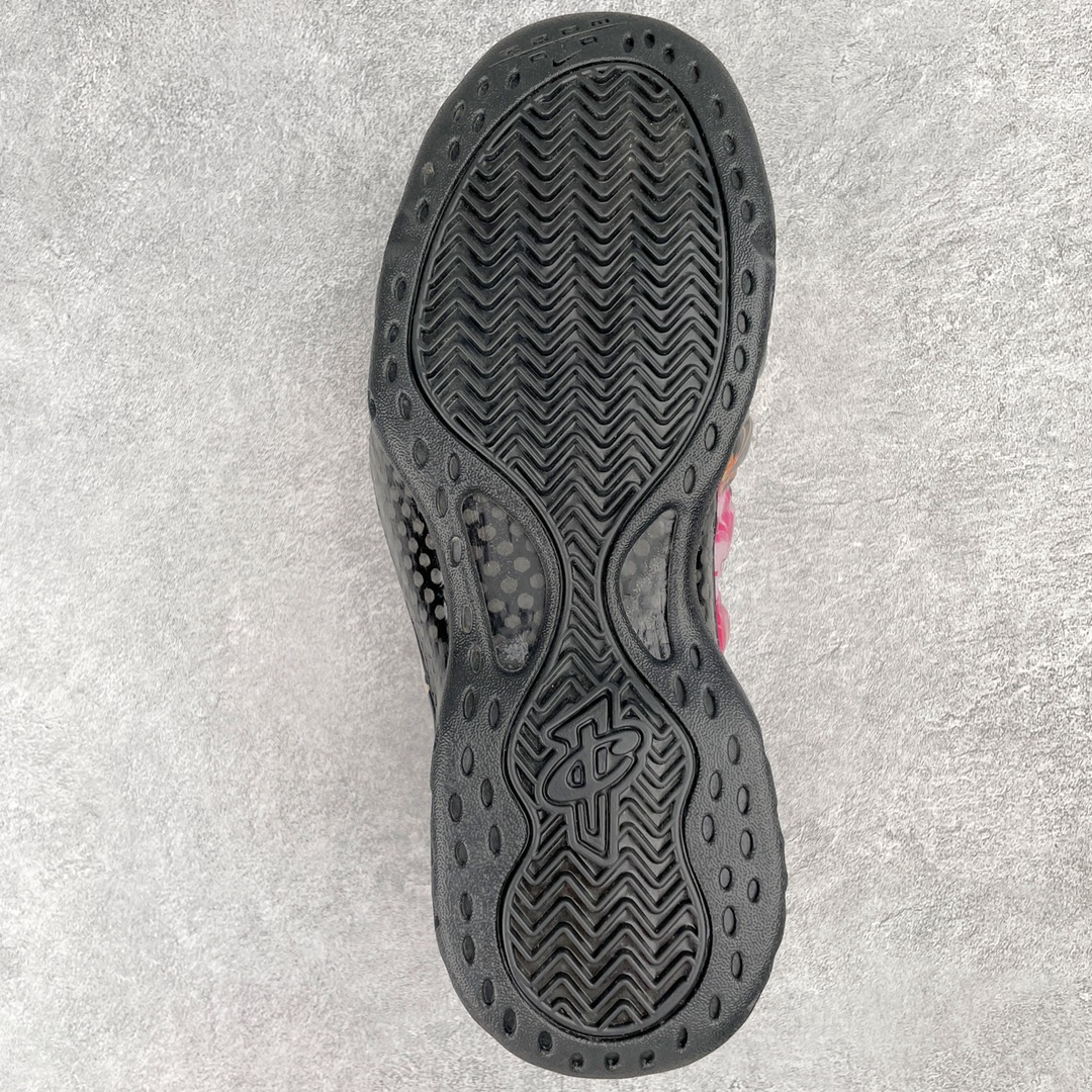 图片[9]-💰470 NK Air Foamposite One 梅花喷 莞产原底面 公司渠道同模具 鞋型发泡360度无死角 双层Zoom气垫植入 中底完美注胶 搭载原厂碳纤维材质 诞生于1997年的NK Air Foamposite系列可以说是整个球鞋历史上最为经典的系列之一 也就是我们常说的“喷”和“泡” 其中“喷”由Foamposite One代言人Penny的英文音译而来 而“泡”则来源于另一款鞋型 Foamposite Pro中\”pro\”的音译 在诞生初期 由于高昂的造价以及超前的外形 Foamposite系列的反对者不在少数 甚至有人认为这款鞋会毁掉整个球鞋行业 但事实证明这双灵感来自于甲虫 自带“黑科技”鞋面以及双层Zoom+大块碳板的太空球鞋不仅受到了大众的接受与追捧 并且成功的影响了篮球鞋的发展 SIZE：38.5 39 40 40.5 41 42 42.5 43 44 44.5 45 46 编码：by5936040-运动鞋