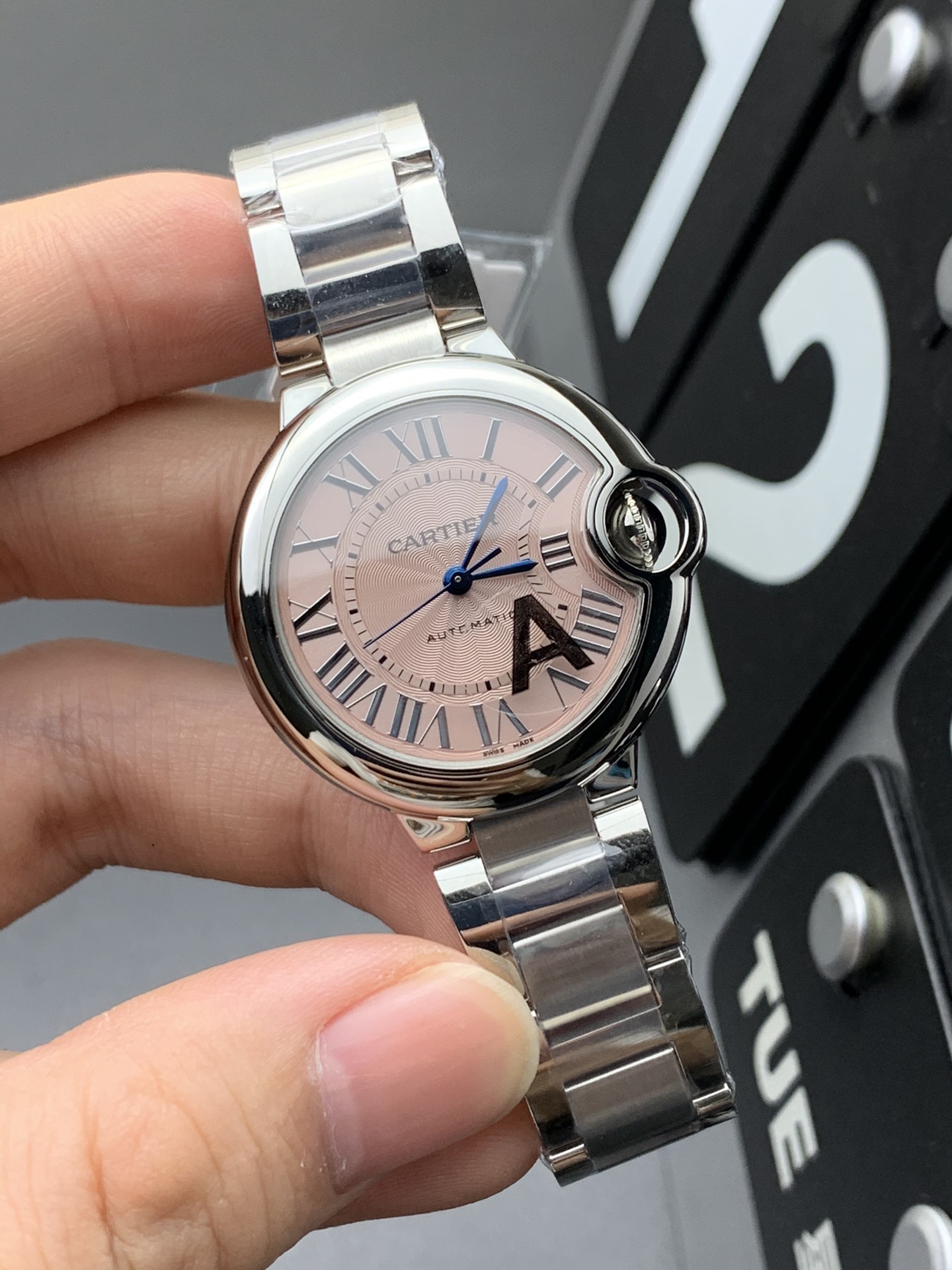 Cartier V6 33机械粉气球