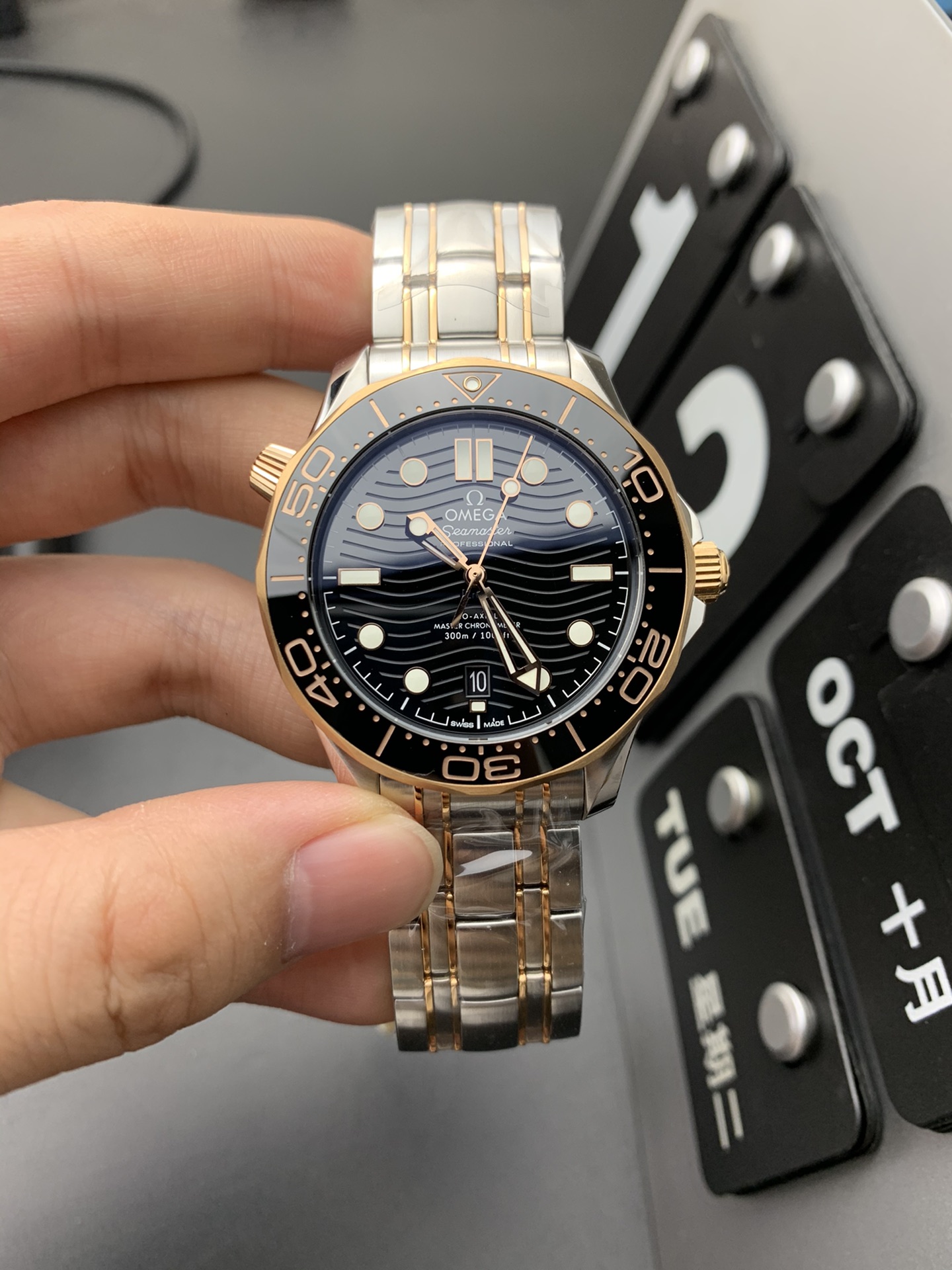 Omega OR 玫瑰金海马300