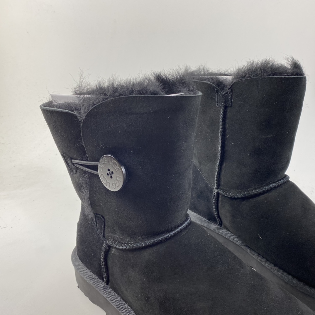 P240  UGG 官方经典款秋冬羊皮毛一体雪地靴 1016226