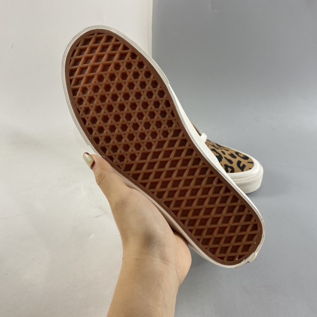 P130  Vans Vault OG Authentic LX 豹纹加绒 高端支线硫化帆布低帮休闲硫化板鞋 VN0A38ENVL0