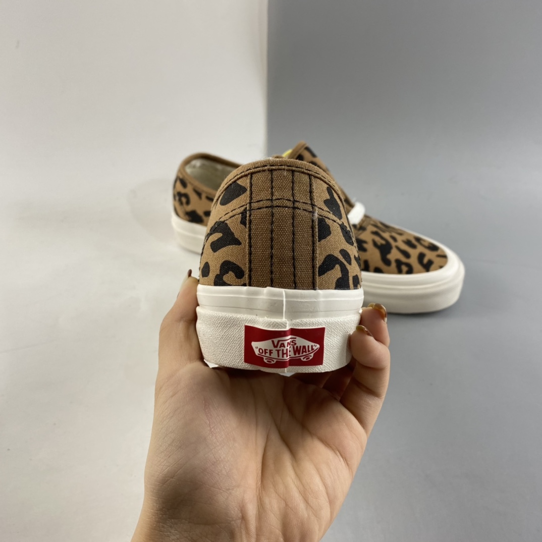 P130  Vans Vault OG Authentic LX 豹纹加绒 高端支线硫化帆布低帮休闲硫化板鞋 VN0A38ENVL0