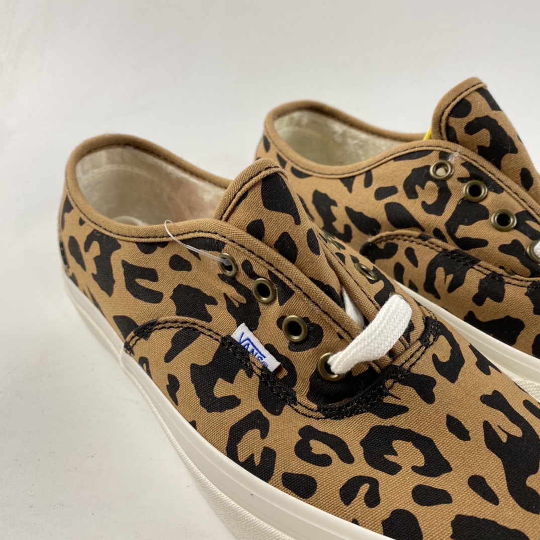 P130  Vans Vault OG Authentic LX 豹纹加绒 高端支线硫化帆布低帮休闲硫化板鞋 VN0A38ENVL0