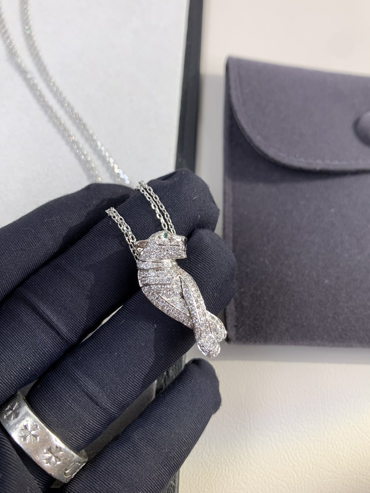 NO:580945,Cartier leopard full of diamond necklace, super thick, super domineering leopard, unisex, pure electroplating, 18K gold, CNC fine carving, Cartier necklace, cartier, necklace19860909卡地亚豹子满钻项链 超厚实 超霸气豹,男女通用 纯电镀 18K咪金,cnc精雕细刻,卡地亚项链,cartier,necklace,Jewelry