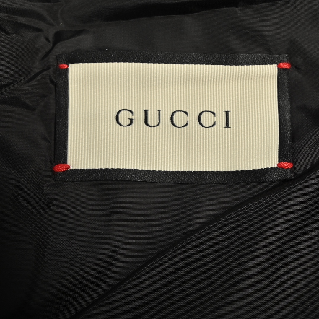 Gucci/古驰24Fw反光织带暗纹提花羽绒服