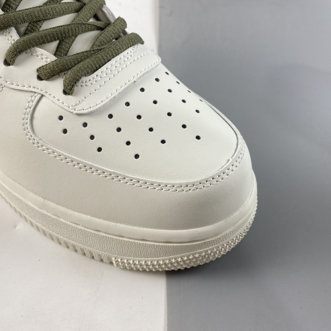 P240  NIKE Air Force 1’07Mid 空军一号中帮休闲板鞋 LZ6819-608