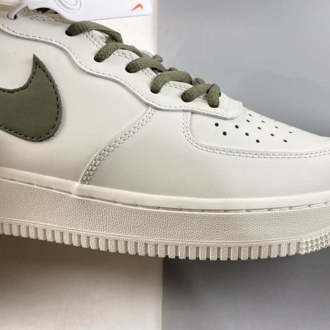 P240  NIKE Air Force 1’07Mid 空军一号中帮休闲板鞋 LZ6819-608