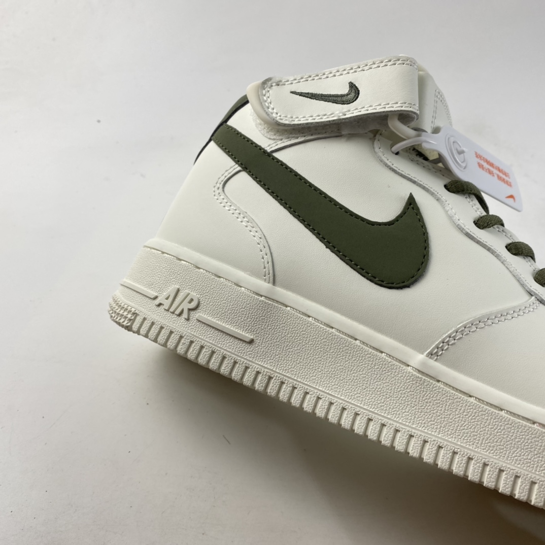 P240  NIKE Air Force 1’07Mid 空军一号中帮休闲板鞋 LZ6819-608