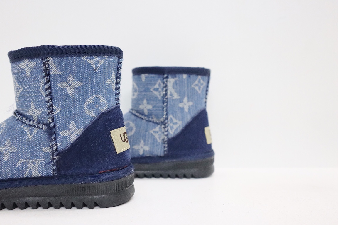 图片[4]-UGG老花联名系列儿童中帮雪地靴 尺码：25-37码 经典老花款式❤️ 内里人造毛，加绒加厚保暖舒适❄️ 橡胶大底耐磨防滑✔️-选品中心