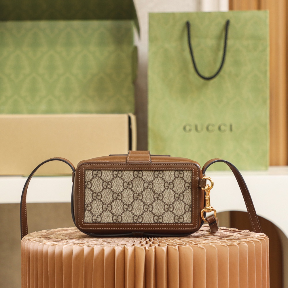 Gucci GG mini bag with clasp closure 盒子包 614368 92TCG 8563