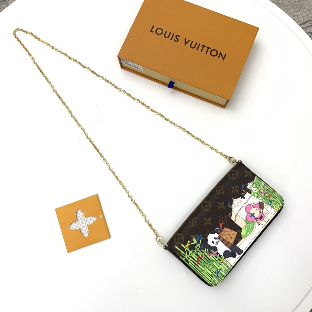 this Félicie Pochette depicts the House’s mascot - Bag 3